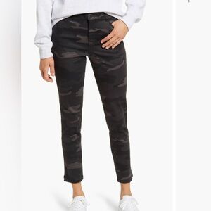 Wit & Wisdom Gray & Black Camo Print Ankle pants